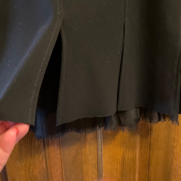 Very Pretty Black BeBe Skirt.  Fun and Flirty.  Sz. 10. - Picture 10 of 11